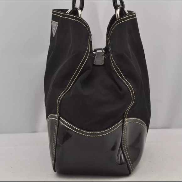 PRADA Black Vintage Nylon Tessuto Enamel Shoulder Tote Bag | Preloved 🖤🖤 - Picture 4 of 16